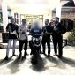 EA (22) diduga merupakan pelaku curanmor bersama barang bukti 1 unit SPM Honda Beat Street warna hitam ketika diamankan Polsek Japsel