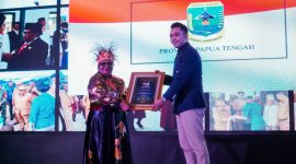 Pj. Gubernur Papua Tengah, Ribka Haluk, S.Sos., MM meraih penghargaan wanita inspiratif terbaik 2023 (Best Women Inspirational of Indonesia 2023)