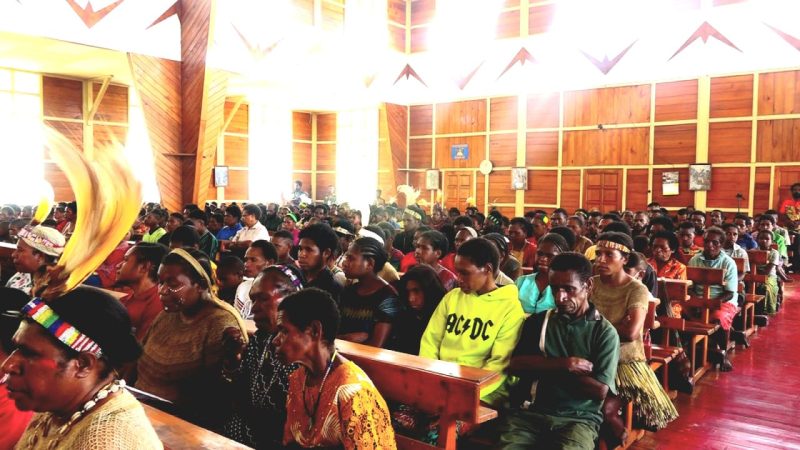 Umat Katolik Paroki Bintang Timur Abmisibil (BTA) Dekenat Pegunungan Bintang menggelar misa syukur dalam rangka memperingati HUT ke-60 Tahun pada, Jumat (31/5/2024). 
