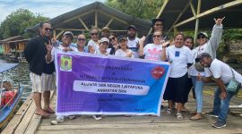 Alumni SMA Negeri 1 Jayapura Angkatan 2004 (Smoenzha 2004) melakukan kunjungan kasih ke Kampung Putali, Distrik Ebungfa, Kabupaten Jayapura, Minggu (25/08/2024).