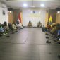 Caption: Penjabat Sekda Papua Pegunungan, Wasuok D Siep, saat menerima sekaligus memberikan penjelasan kepada P3A dari tiga distrik Kabupaten Jayawijaya di ruang rapat Kantor Gubernur Papua Pegunungan pada Selasa 21 Desember 2025