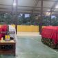 Jenazah 2 polisi saat disemayamkan di Mako Brimob Batalyon B Mimika sebagai tanda penghormatan terakhir. (Satgas Damai Cartenz)
