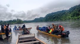 Proses pencarian korban speedboat tenggelam di Sungai Mamberamo, Papua. 