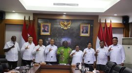 Paulus Waterpauw foto bersama usai rapat dengar pendapat (RDP) bersama Bupati Lanny Jaya dan jajaran Pemerintah Provinsi Papua Pegunungan di Kantor Sekretariat Negara pada Kamis 8 Januari 2026. (Foto: Tim Paulus Waterpauw)
