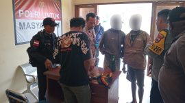 Polisi mengamankan dua pelaku pencurian BBM Solar milik Perusahaan Sawit di Kampung Bupul Indah, Distrik Elikobel, Kabupaten Merauke. (Ist)