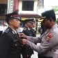 Kapolresta Jayapura Kota, Kombes Pol Fredrickus W. A. Maclarimboen menganugerahi tanda kehormatan kepada 31 personel pada Upacara Hari Kesadaran Nasional, Senin 19 Januari 2026. 