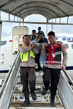 Aiptu Dominggus Gannaran Dijemput di Bandara Sentani, Langsung Dirujuk ke RS Bhayangkara