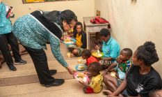 Meski Sulit Dijangkau, Anak PAUD Distrik Douw Terima Makanan Bergizi dari Bunda Elisabeth