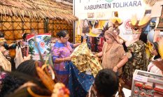 Ny. Elisabet Flassy Wandik Tegaskan Dukungan Tolikara untuk Perajin Lokal di Momen Dekranas Ke-46