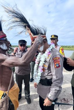 Kapolres Mimika Terkesan Wajah Bersih Kampung Kokona
