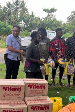Kapolda Papua Tengah Sambangi Mahasiswa Puncak Jaya di Nabire, Bawa Bantuan Sembako dan Alat Olahraga