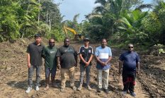 Bupati Nduga Yoas Beon Tinjau Ruas Jalan Kenyam–Krepkuri–Mumugu Sepanjang 23 Km, Dorong Perhatian Pemerintah Pusat untuk Perbaikan Infrastruktur Strategis