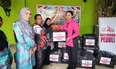 Bhayangkari Papua Tengah Salurkan 24 Koli Bantuan untuk Korban Kebakaran Paniai