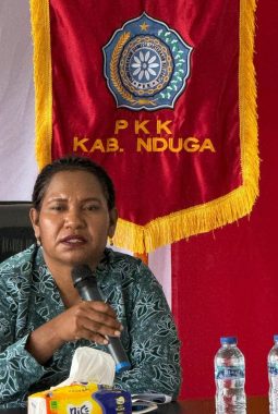 Ketua TP-PKK Nduga Ny. Replina K. Beon Pimpin Pertemuan Rutin Bulanan, Tegaskan Konsistensi Jalankan 10 Program Pokok PKK untuk Kesejahteraan Keluarga