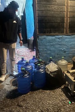 Razia Malam di Wamena, Polisi Amankan Ballo dan Cap Tikus dari Lokasi Produksi
