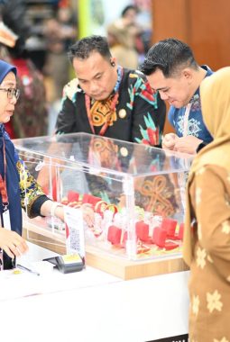 Dekranasda Tolikara Pamerkan Emas Asli Papua dan Batik Bermotif Khas di Ajang Kriyanusa 2026, Bukti Kreativitas Anak Daerah Tembus Panggung Nasional