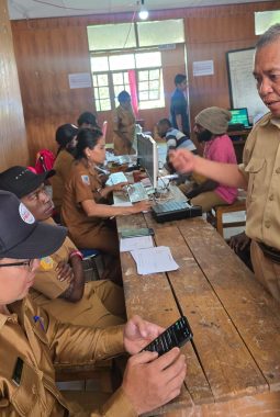 Dinas Dukcapil Puncak Jaya Gelar Percepatan Administrasi di Wilayah II, Dorong Kesadaran Masyarakat Perbarui Data Kependudukan