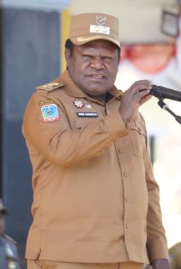 Apel Pagi Pemkab Puncak Jaya Jadi Momentum Perkuat Tanggung Jawab Aparatur, Mus Kogoya Ingatkan CPNS, Honorer, dan OPD Jalankan Kewajiban dengan Serius