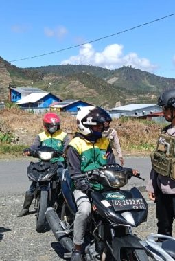 Polres Puncak Jaya Gelar Patroli Dialogis di Kota Mulia, Bangun Komunikasi Langsung dengan Warga untuk Jaga Stabilitas Kamtibmas
