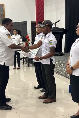 Bapperida Puncak Jaya Raih Juara II Tingkat Provinsi Papua Tengah dalam Evaluasi DTSEN, Stunting, dan Penanganan Kemiskinan Ekstrem