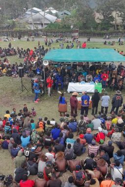 Pemkab Puncak Jaya dan Masyarakat Wilayah II Gelar Rapat Terbuka di Ilu, Sepakati Penyerahan Lokasi untuk DOB Kabupaten Yamo
