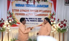 Estafet Kepemimpinan DWP Papua Pegunungan, Ny. Sisilia W. Siep Serahkan Tongkat Amanah kepada Ny. Rode N. Giban