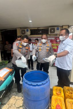 Polda Papua Tengah Ungkap 9 Kasus Narkotika dan Miras, 13 Tersangka Ditangkap dalam Operasi Antik Noken 2026
