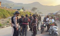 Puluhan Personel TNI-Polri Gelar Patroli Dialogis di Kota Mulia, Warga Diajak Berkomunikasi dan Razia Sajam Dilakukan Humanis