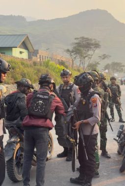 Puluhan Personel TNI-Polri Gelar Patroli Dialogis di Kota Mulia, Warga Diajak Berkomunikasi dan Razia Sajam Dilakukan Humanis