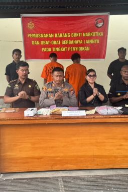 Satresnarkoba Polres Nabire Tangkap Dua Pemuda, Amankan 104,57 Gram Ganja yang Dibawa dari Jayapura