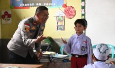 Polres Dogiyai Dekatkan Polisi dan Generasi Muda Lewat Program Polidik, Tanamkan Disiplin dan Karakter Sejak Usia Dini